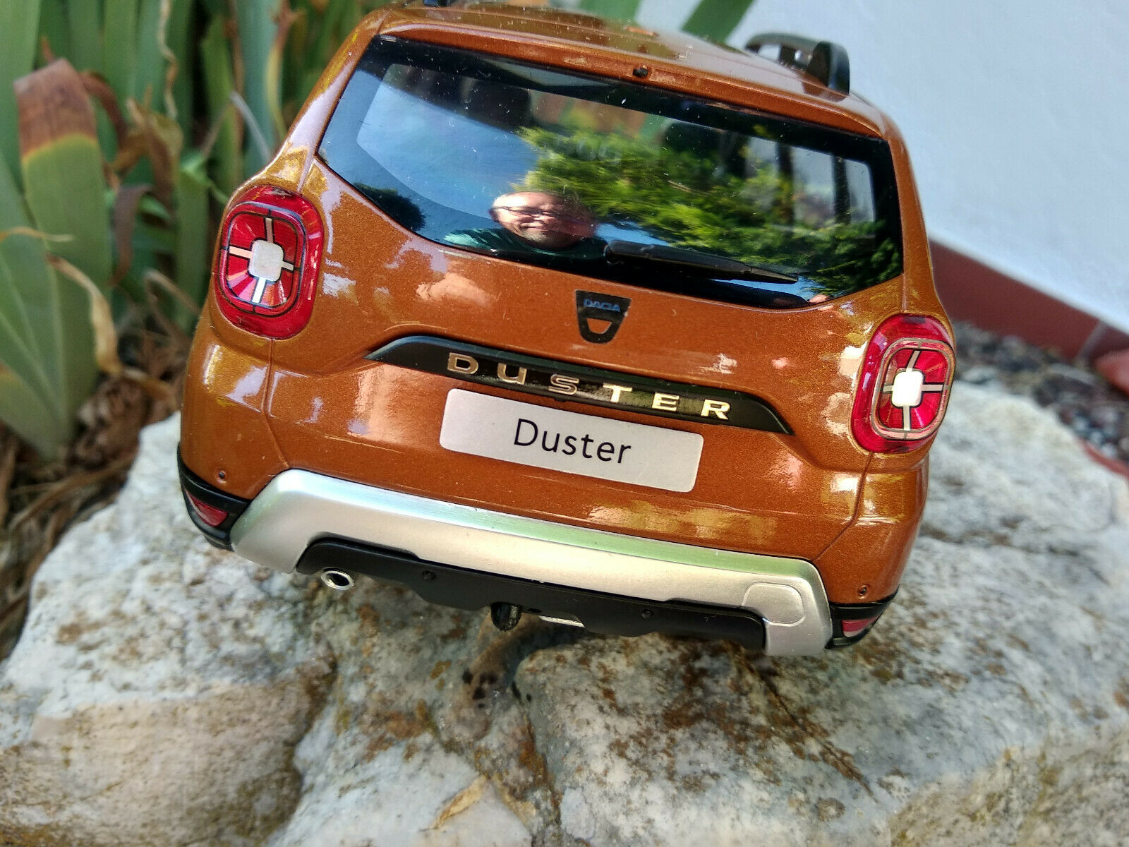 Dacia Duster  echelle 1 18 longueur  23cm Solido  Ateepique