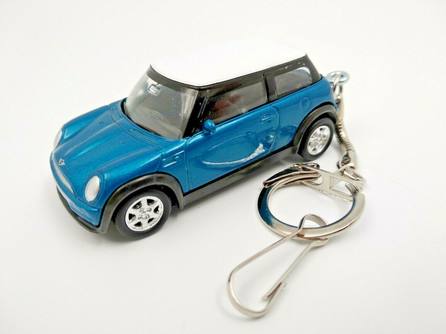 Porte clé Mini Cooper couleur bleue , en métal idée cadeau • Ateepique